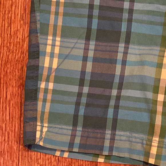 Old Navy Low Rise Blue and Yellow Plaid Shorts Size 6 - Picture 2 of 10